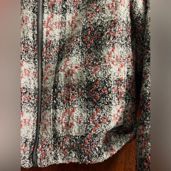 [Cupcakes and Cashmere] Classic Tweed Jacket - Picture 2 of 5